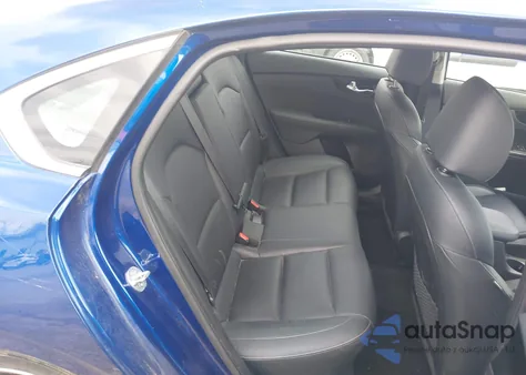 2021 Kia Forte Ex z USA, uszkodzony, nr VIN 3KPF54AD8ME406593